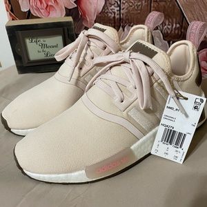 RARE!!! Adidas 7.5 NMD R1 Sneaker Wonder Quartz/Earth Strata/Super Pop HQ4279